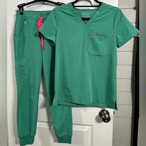 FIGS Surgical Green Set XXS Catarina & XXSP Zamora Joggers Set